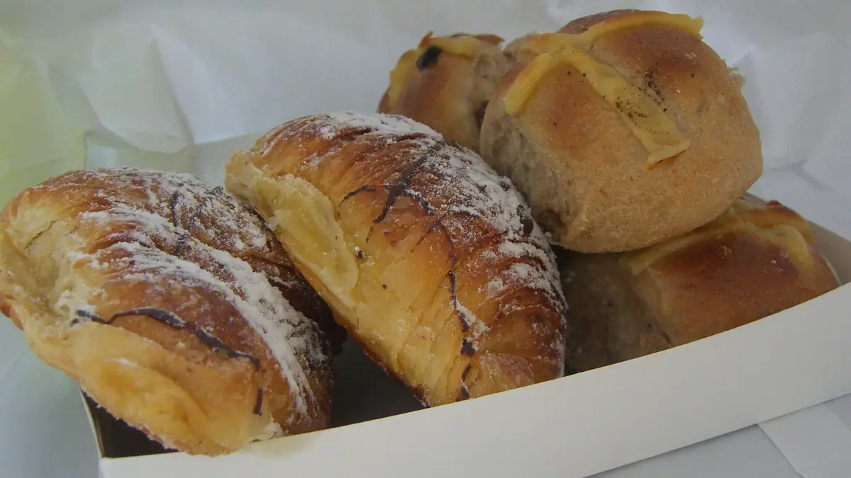 Parkway Patisserie – patisserie in Church End, London